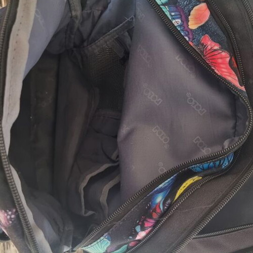 Polo school bag like new with 6 compartments