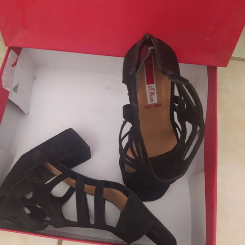 S.Oliver black perforated sandals size 37 new with medium heel