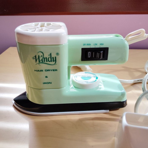 Mini iron-hair dryer 2 in 1 like new for travel and tourism