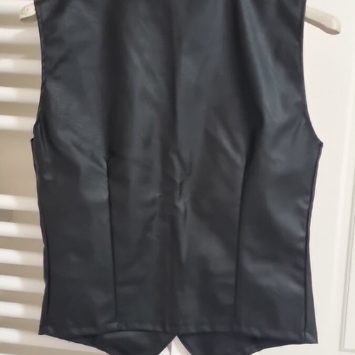 Women's leather vest new, size small Marlen
