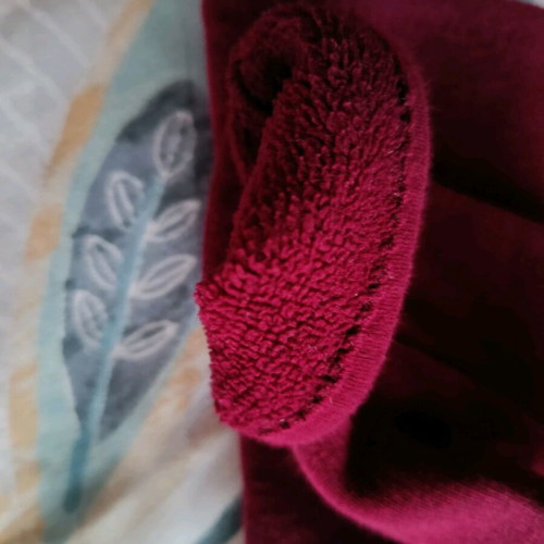 Burgundy gloves like new with fleece lining