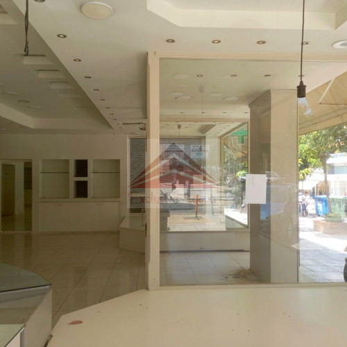 Commercial Store 130 sqm Corner Unit in Agia Paraskevi