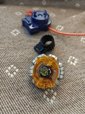 Beyblade Hasbro Metal Fusion used with key and launcher