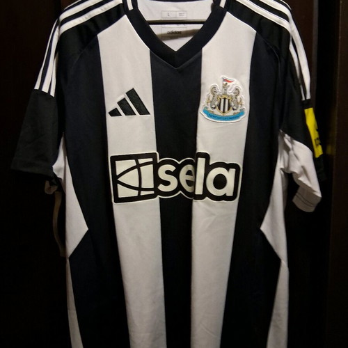 Newcastle Home Jersey like new, authentic