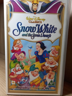 Snow White and the Seven Dwarfs VHS like new, no subtitles