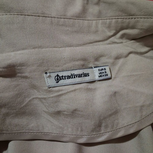 Stradivarius small beige trench coat like new, short