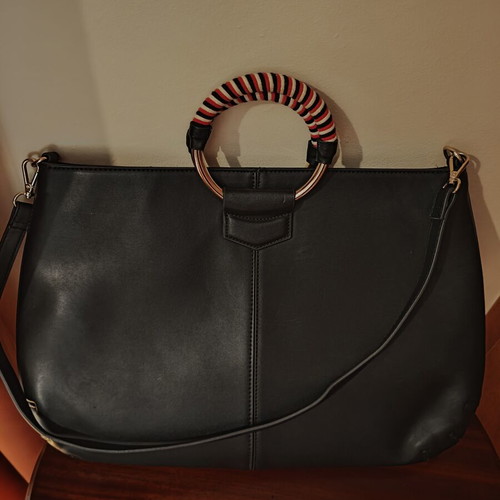 Mango tote shoulder bag like new, black with unique handle