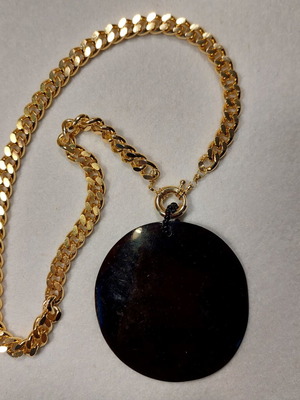 Chain necklace with removable turtle-colored pendant, like new