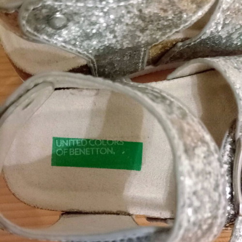 United Colors of Benetton sandals silver color with glitter like new