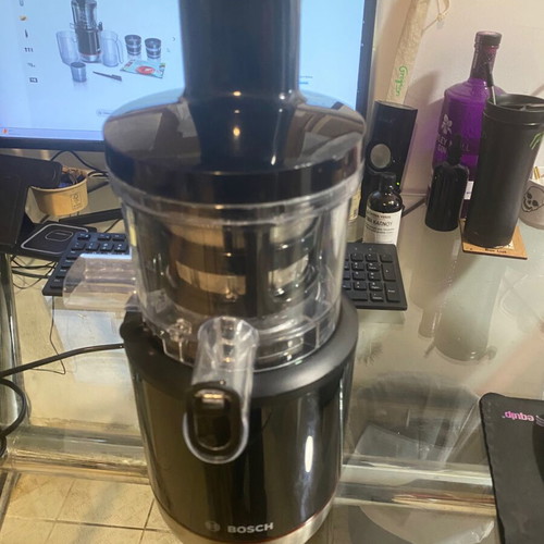 Bosch slow juicer like new, minimally used