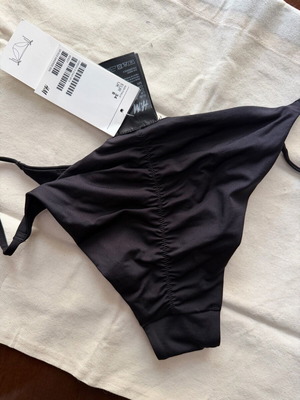 H&M swimsuit size 34 new, black