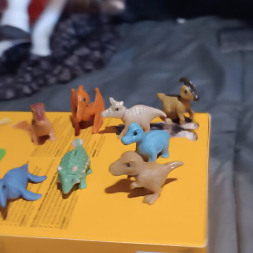 Kinder Dinosaur figure new