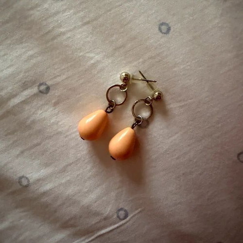 Drop earrings with gold and peach beads like new