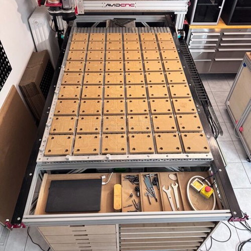 CNC Router AVID PRO4898 4’ x 8’ like new with GYRO AIR G-700 dust processor