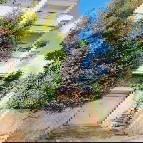 Ground-floor storage with parking and independent entrance 56 sqm