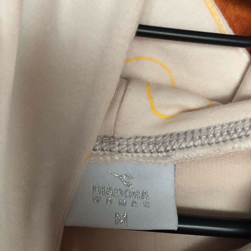 Branded children's shirt like new, size Medium
