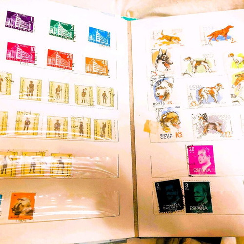 Stamp collection like new, about 1100 mixed Greek and foreign