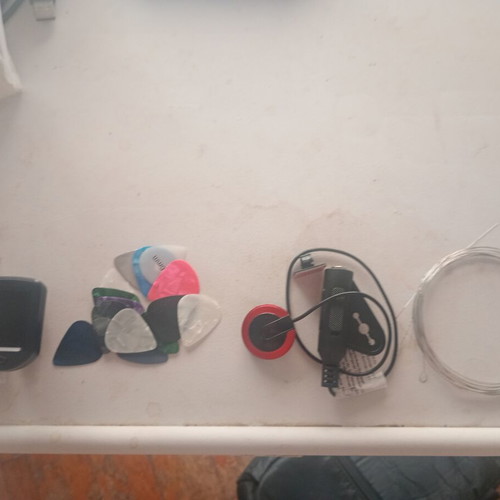 Tambouras with case and accessories like new