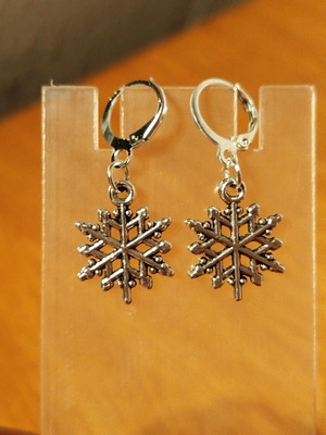 Handmade hypoallergenic snowflake hoop earrings new