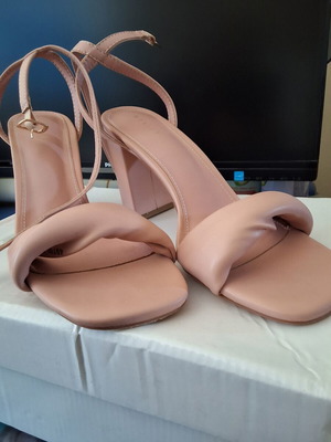 Mohito pink sandals with 9 cm heels like new, size 38