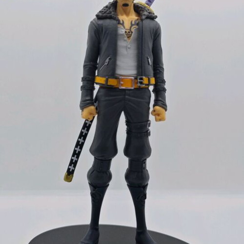 Trafalgar Law 19cm PVC figure like new, Levelone Figures