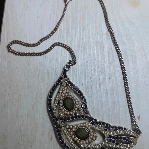Accesorize necklace like new with blue and green stones