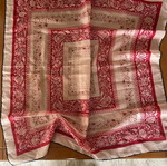 Scarf like new with patterns, white and red