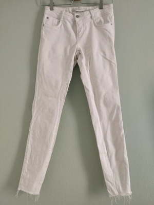 Zara skinny jeans white used, size 34 with frayed hems
