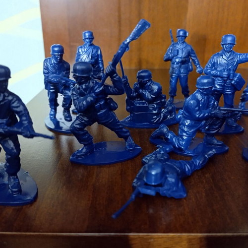German Paratrooper Toy Soldiers 1:32 Used