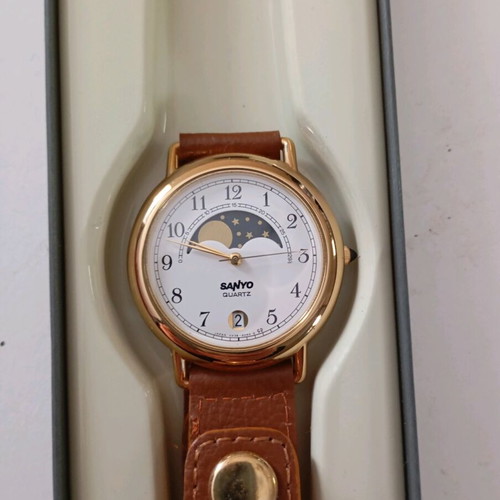Sanyo Quartz Moonphase wristwatch new, gold-tone, in box