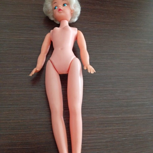 Sindy Pedigree doll used, 1970s authentic made in Hong Kong