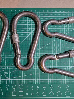 Set of 4 Large Carabiners with Screw Lock 14x7cm New