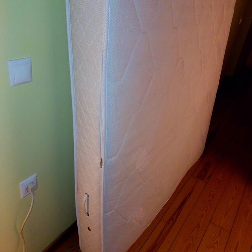 Double mattress used 157×200 cm with protective cover