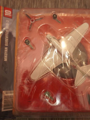 Collectible Metal Fighter Mikoyan-Gurevich MiG-3 new