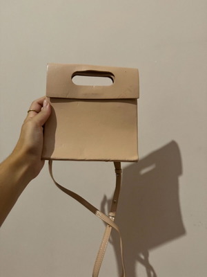 Handbag or crossbody beige pink like new, small and practical