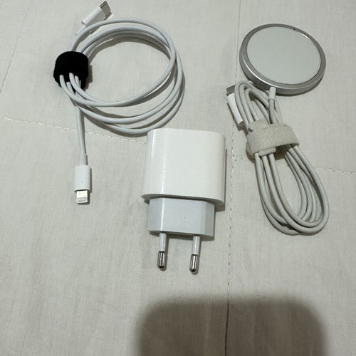 iPhone 14 Pro Max 256GB like new with original charger and accessories