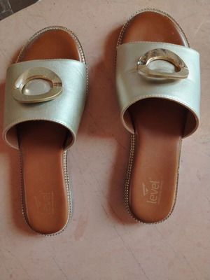 Level Anatomic summer slippers size 40 new, gold