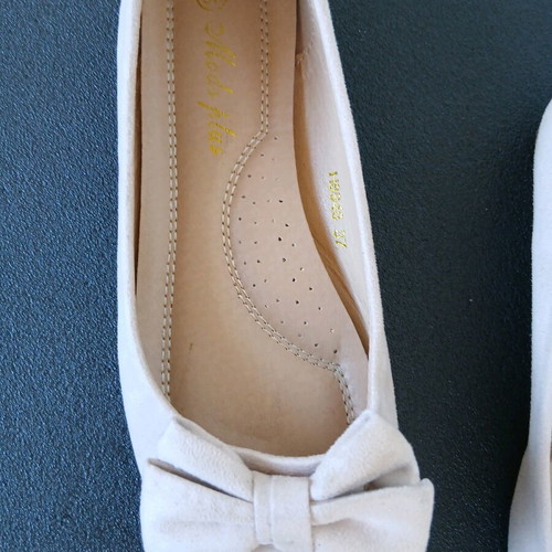 Moda plus women's pumps size 37 like new, beige