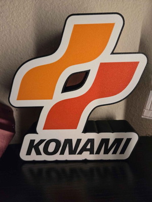 Konami lamp like new, USB with switch, 18x19.5 cm