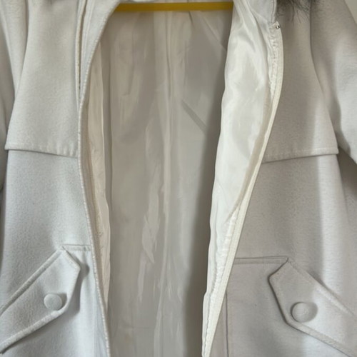 Chief girls' white coat with zipper and detachable hood like new