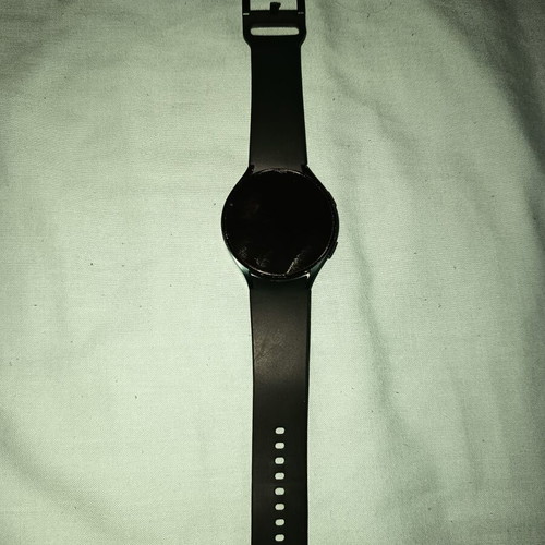 Galaxy Watch 4 44mm smartwatch like new with charger