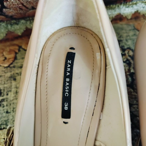 Zara beige patent leather heels size 38, 6 cm heel, like new