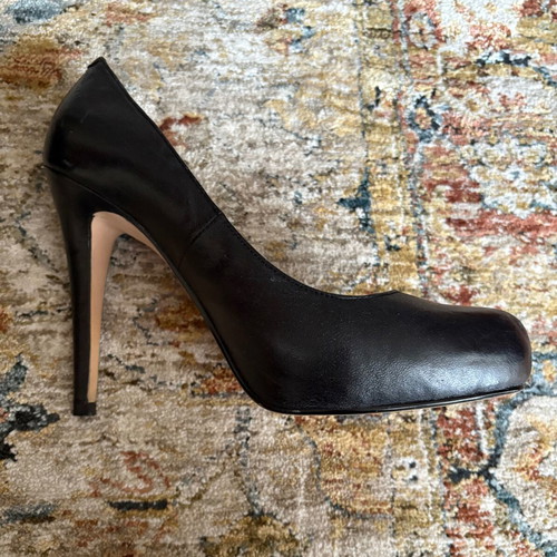 Lila Verne black high-heeled shoes like new, size 39