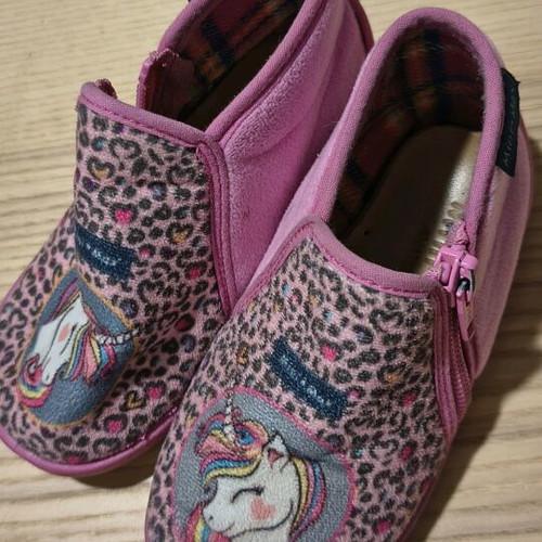 Minimax kids slippers like new, pink, anatomical, size 25
