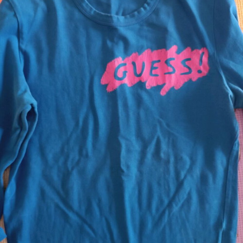 Guess medium t shirt like new, blue and pink