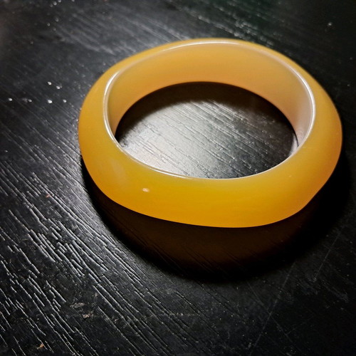 Yellow bracelet like new, perfect for summer style