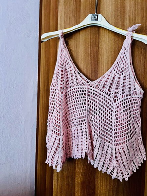 Knitted summer blouse pink used, one size