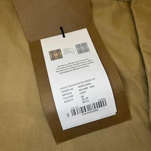 Burberry pants new, model 8015860, beige, size M