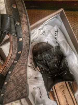 Tamaris shoes like new, dark brown leather platforms size 38