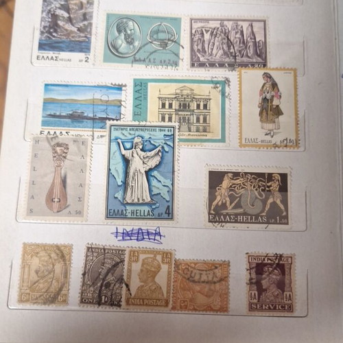 Stamp collection like new, about 400 pieces in album